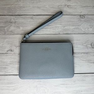 Coach Corner Zip Wristlet (Ice Blue)